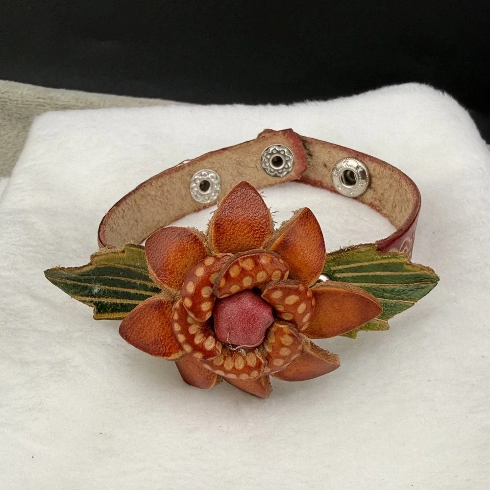 Vintage‎ Bracelet Leather Flower Handcrafted Spring 6.5